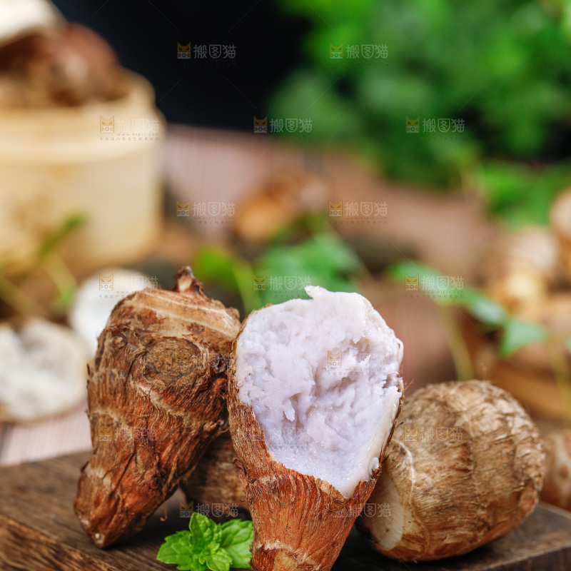 木板上的云南牛奶小芋头