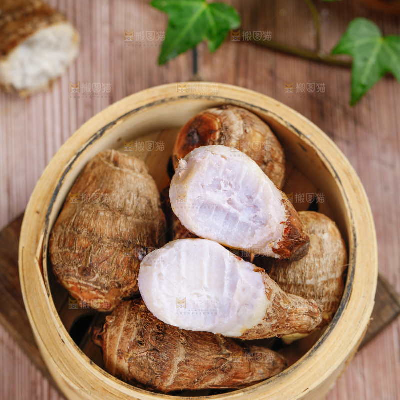 木板上一笼小香芋