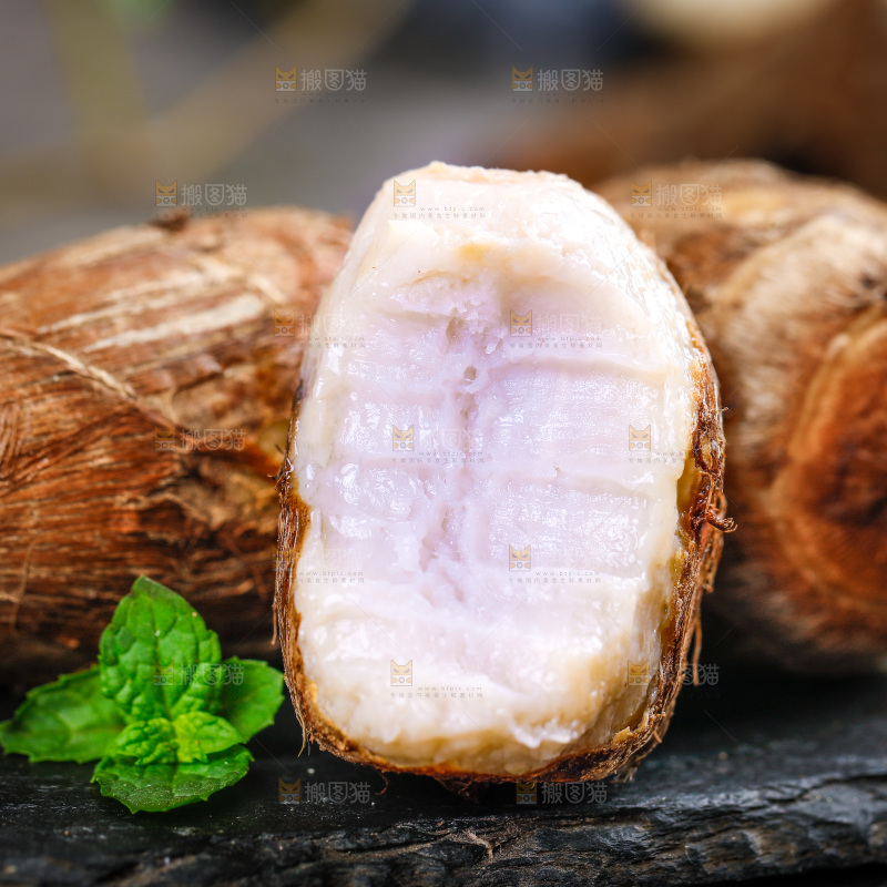 黑底上的荔浦毛芋头 
