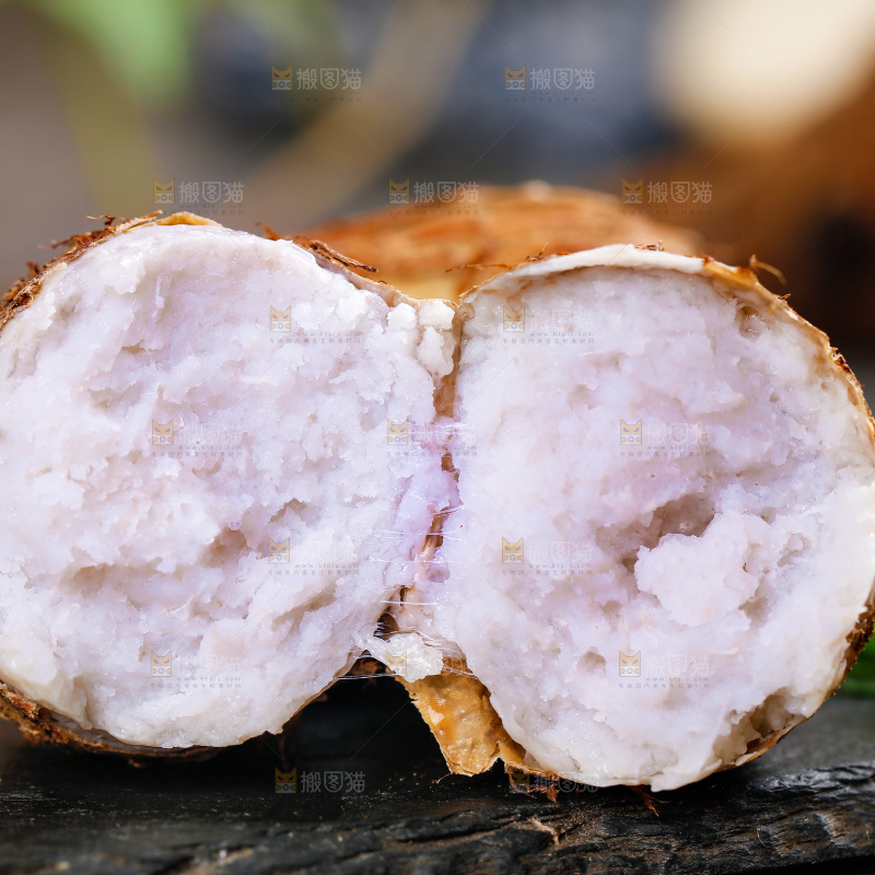 黑底上的小芋头