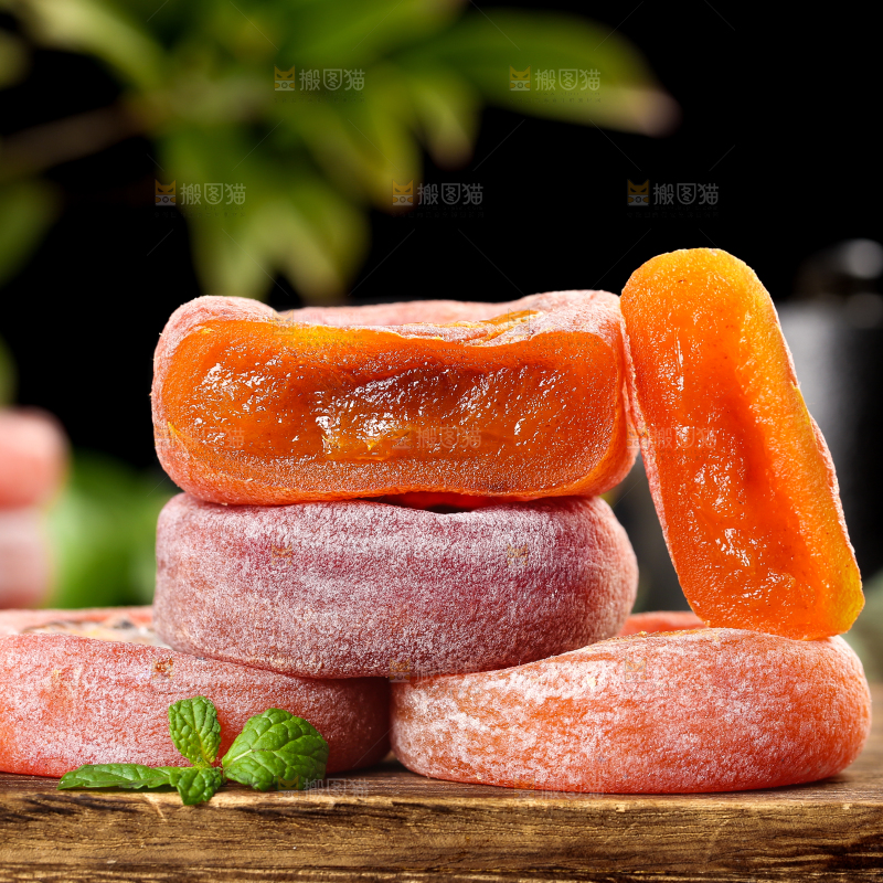 木底上一堆青州柿子饼