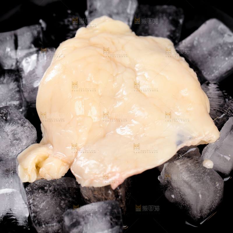 黑底上的冷冻鸡油
