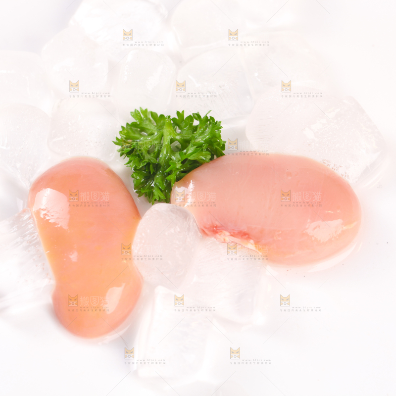 白底上的冷冻鸡腰