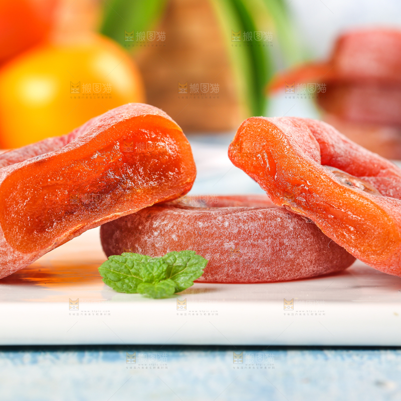 白石底上的柿饼