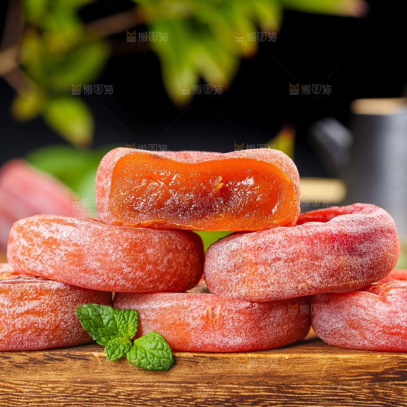 木底上一堆青州柿子饼