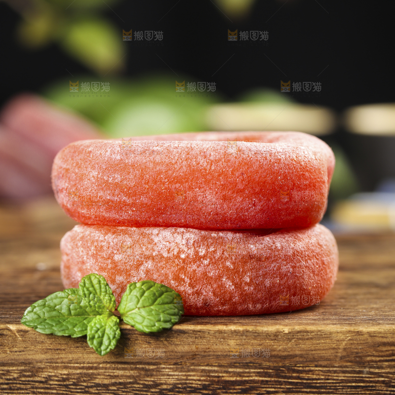 木底上的柿饼