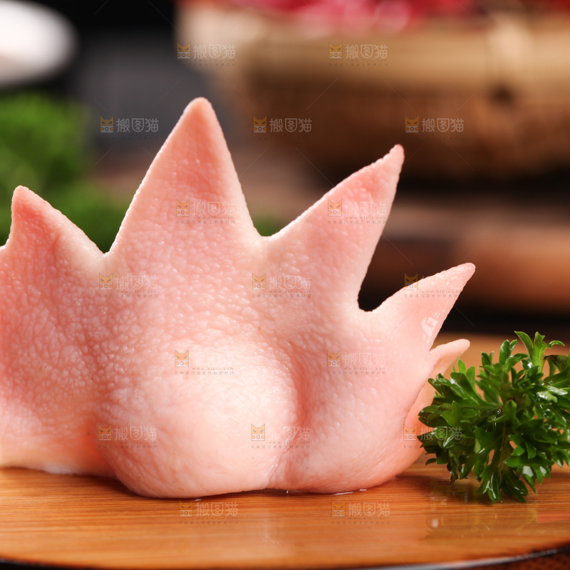 木板上的红鸡冠