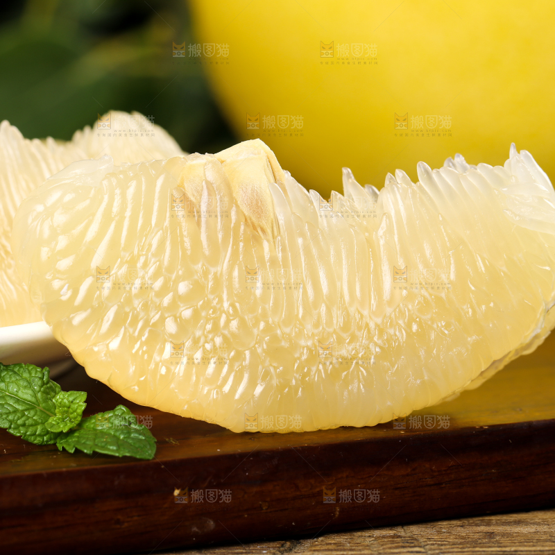 木板上的梅州沙田柚
