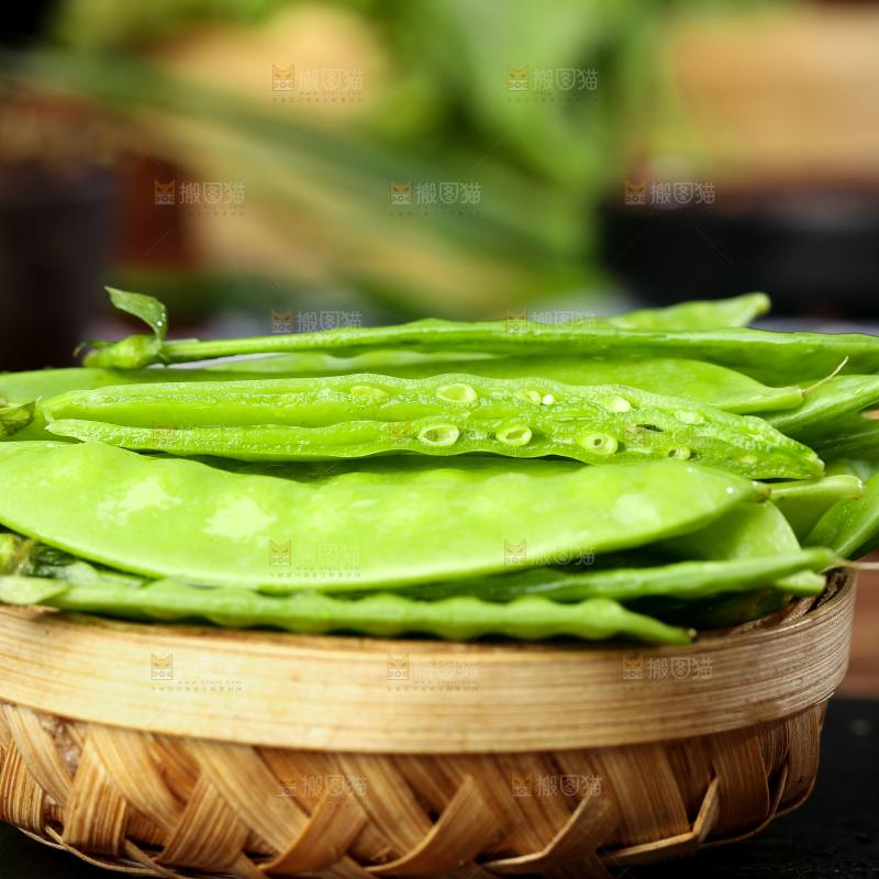 篮子里放着荷兰豆