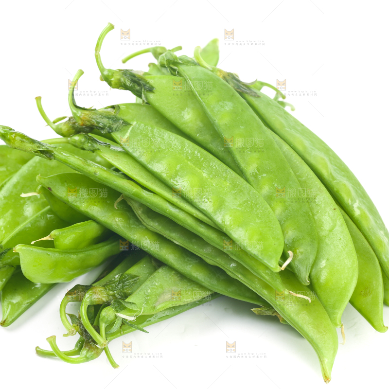 白底上摆放着豌豆荚