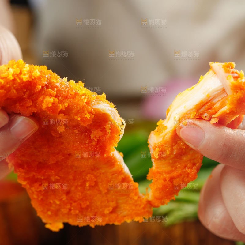 手拿炸鸡排