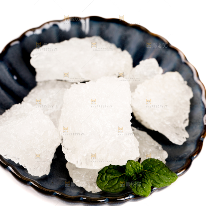 盘子里放着多晶冰糖