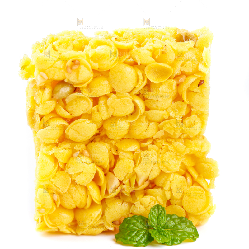 白底上放着玉米酥