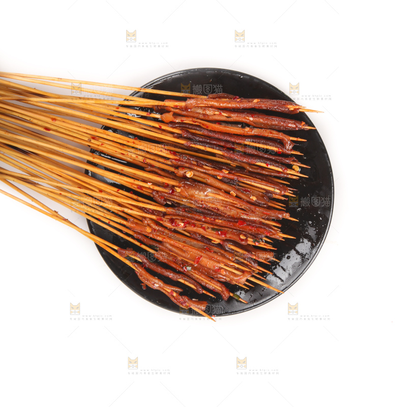 白底上放着鸭肠串