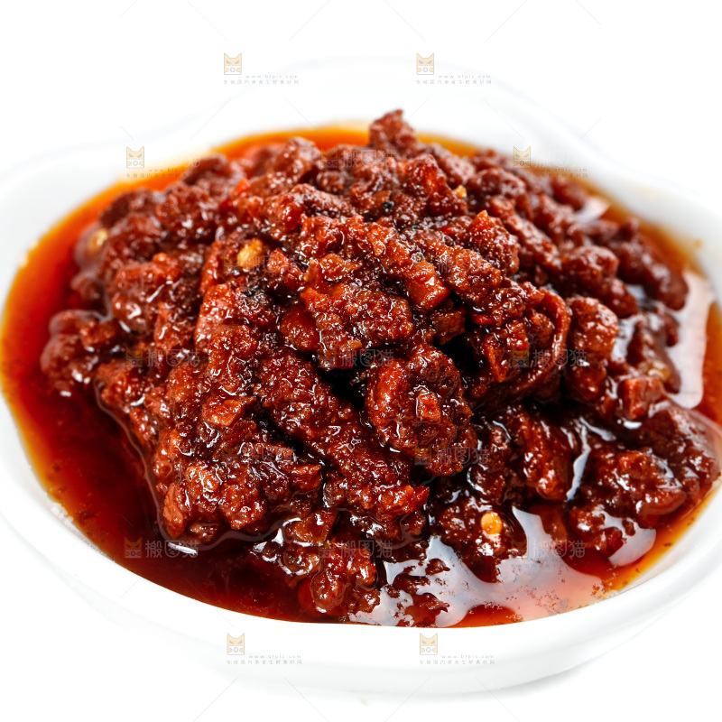 白底上放着一碗牛肉酱