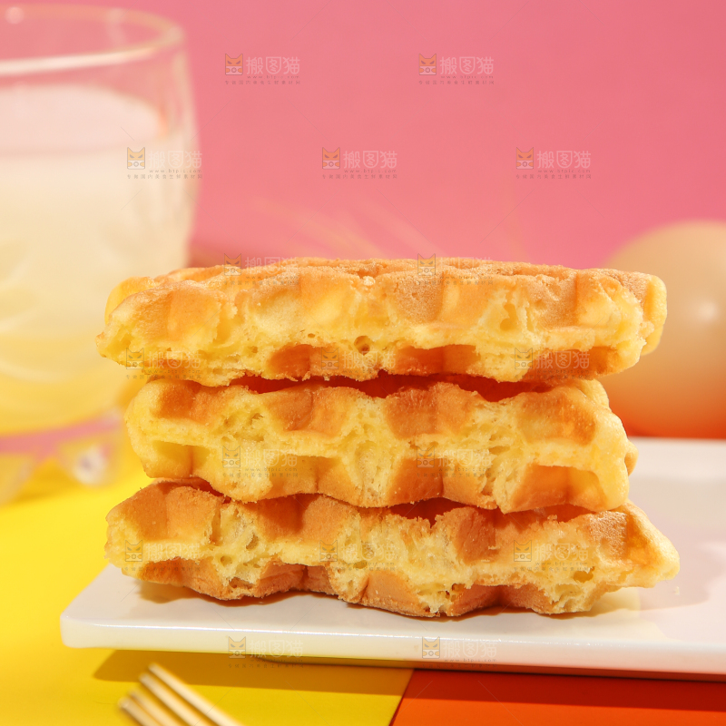 盘子里的华夫饼干