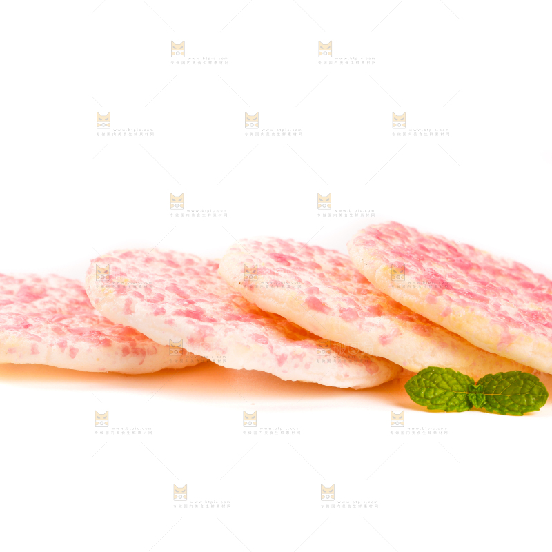白底上放着雪饼