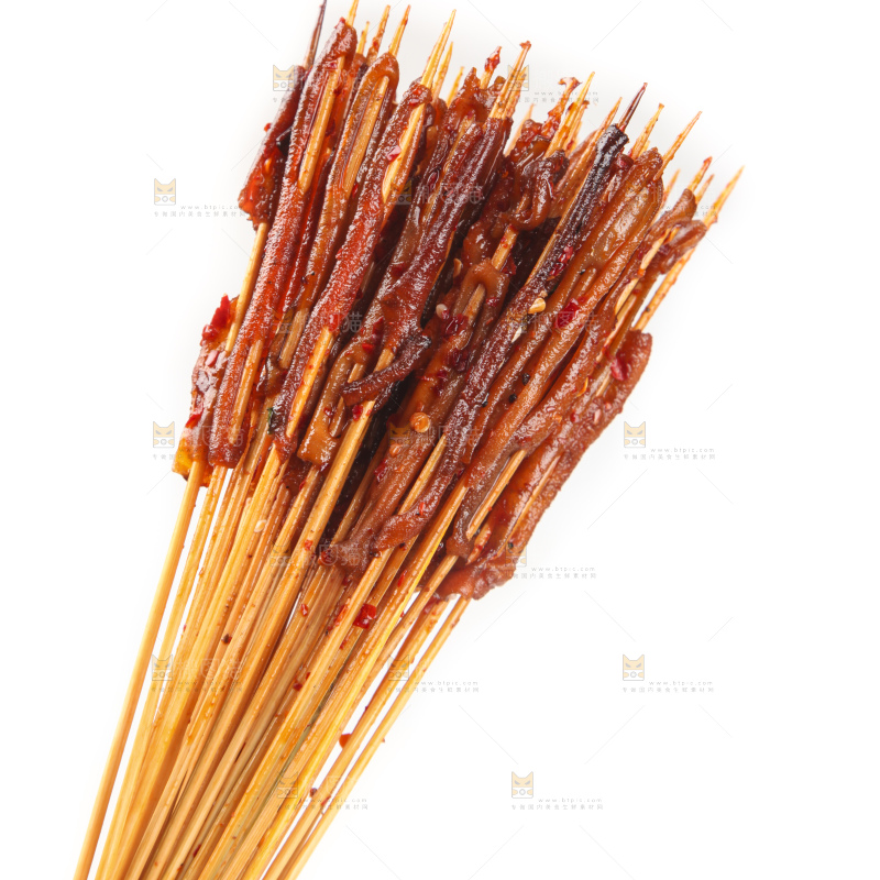 白底上放着鸭肠串