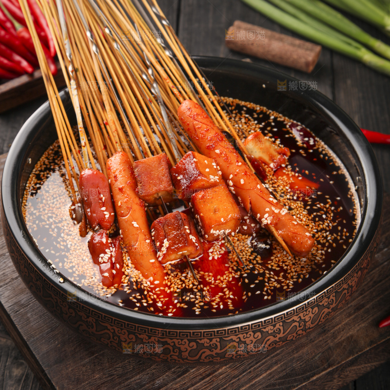 锅里装着串串