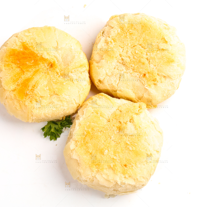 苏式月饼放在白底上