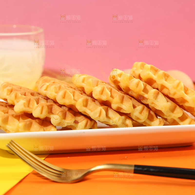 盘子里的华夫饼干