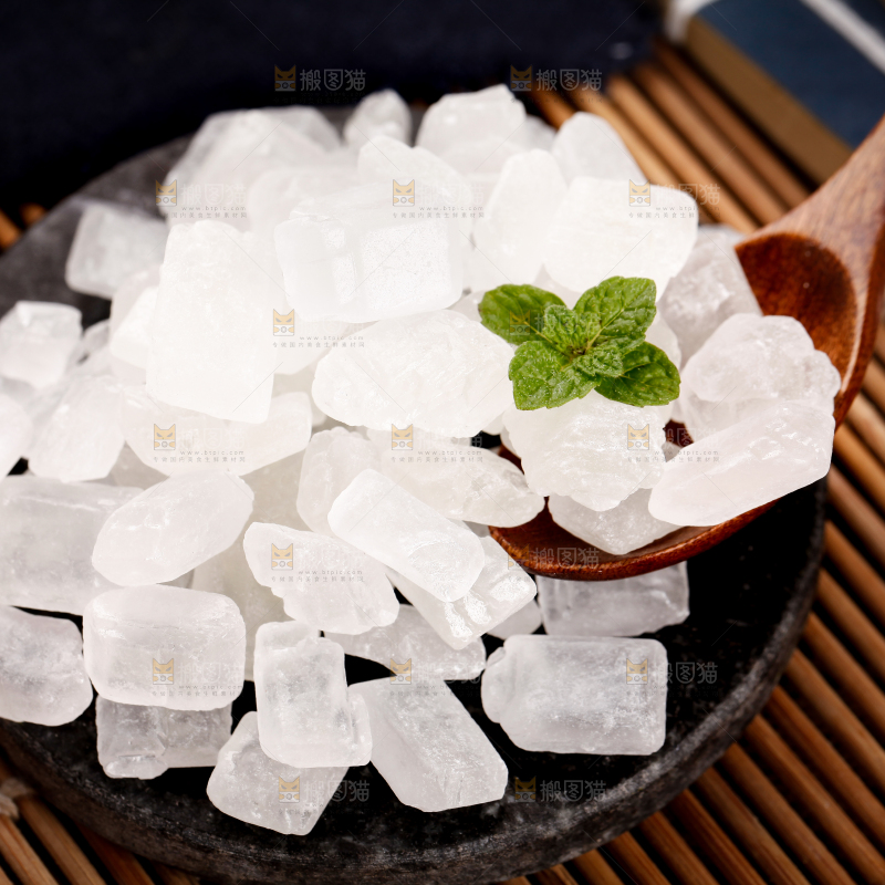 盘子里装着单晶冰糖