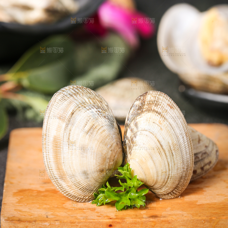 木板上的鲜活花甲