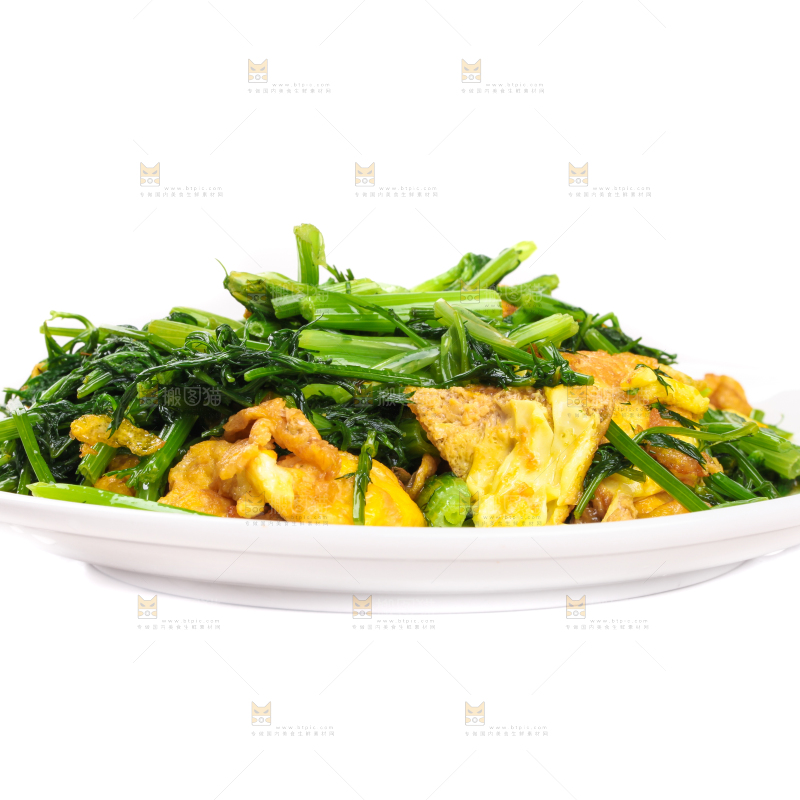 盘子里装着茴香炒鸡蛋