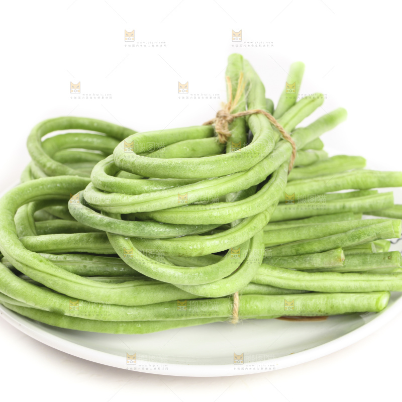白底上的豇豆