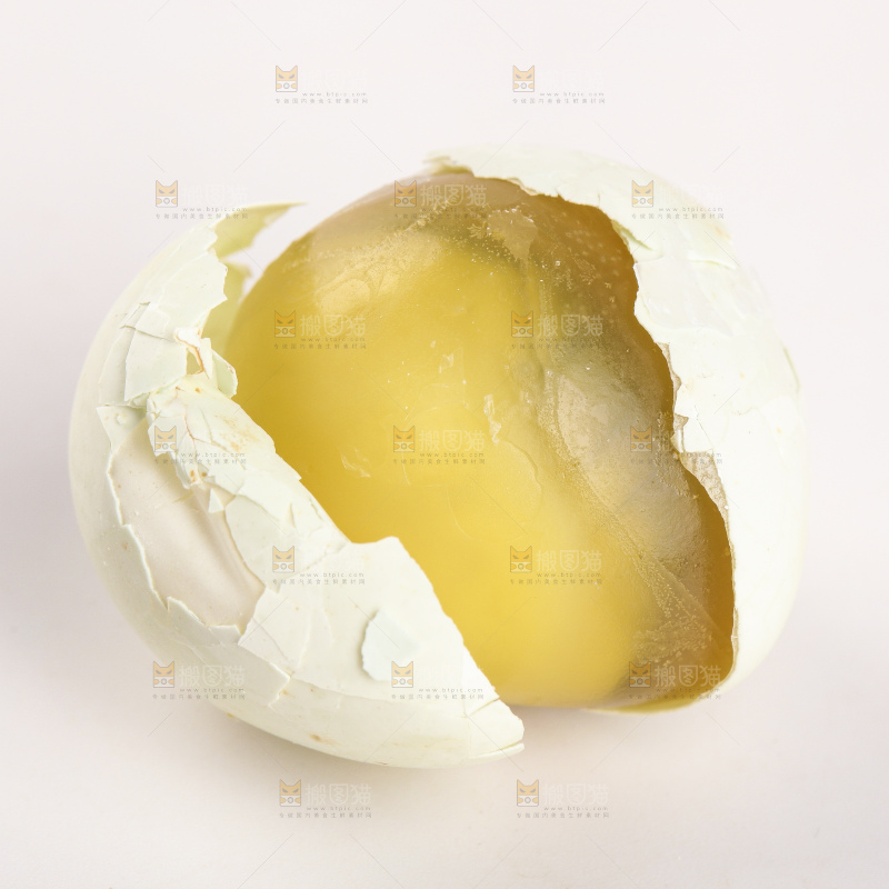 白底上的鹌鹑皮蛋
