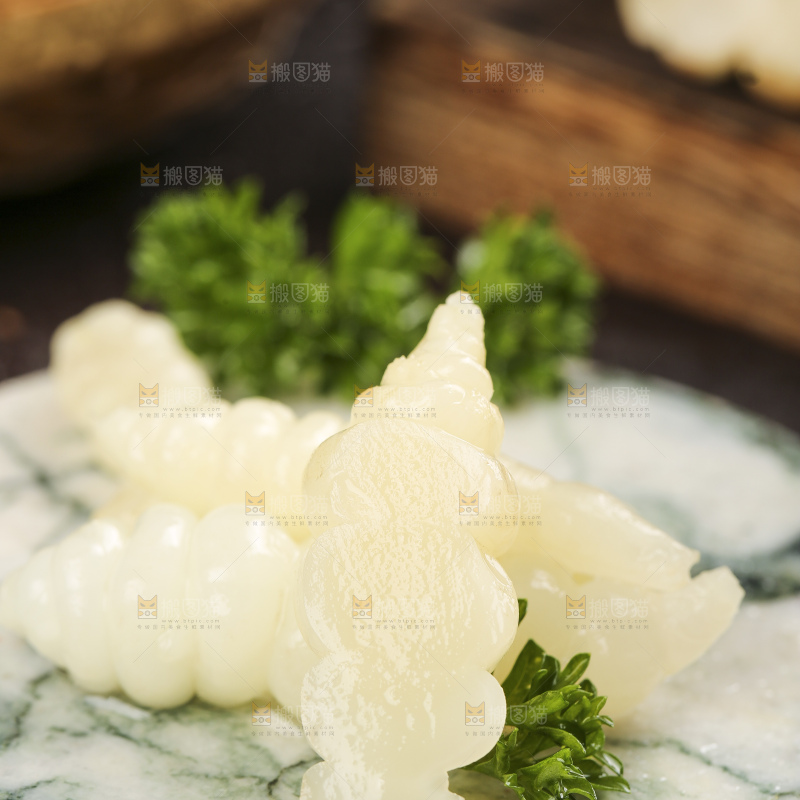 盘子里装着地牯牛
