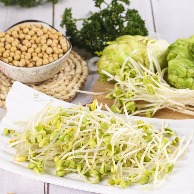 盘子里的豆芽