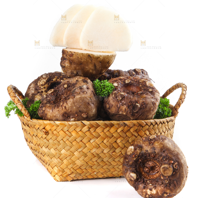 篮子里装着云南新鲜魔芋