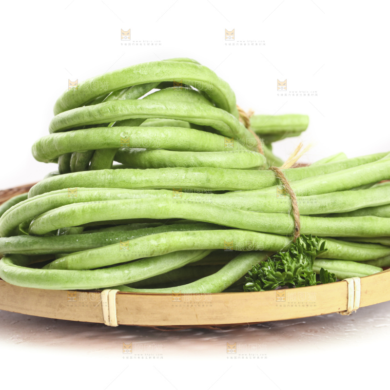白底上的豇豆
