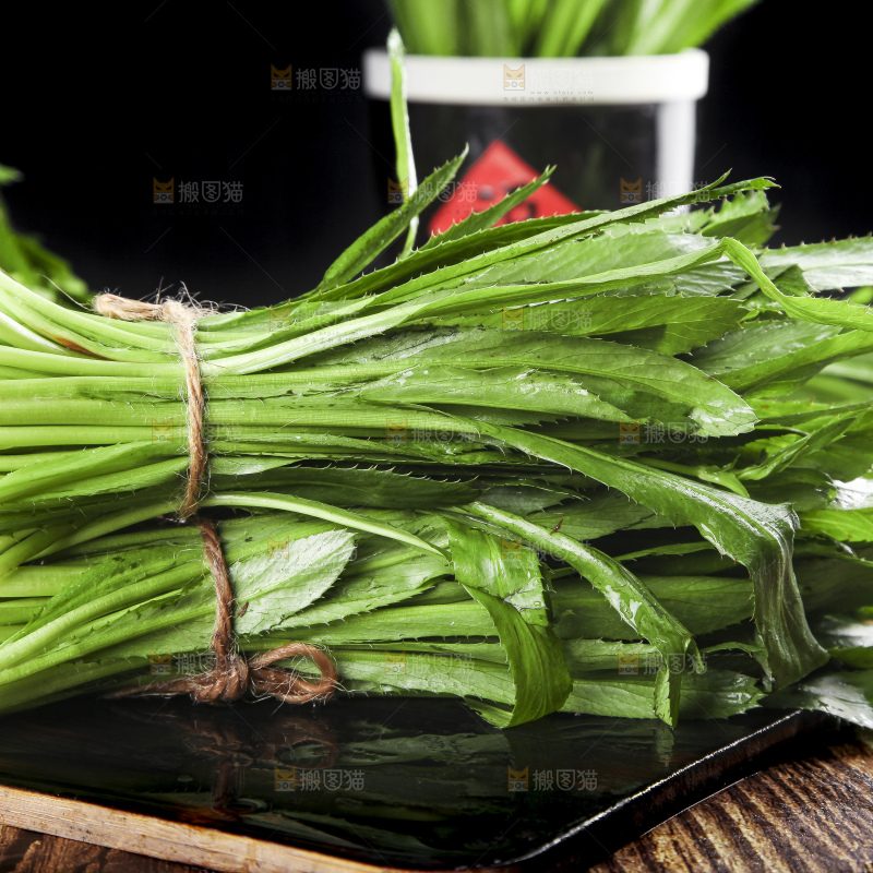 木底上的云南大香菜