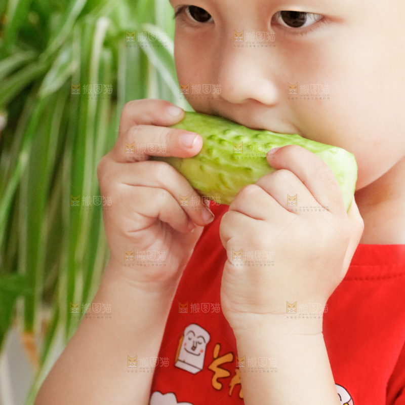 手拿白玉黄瓜