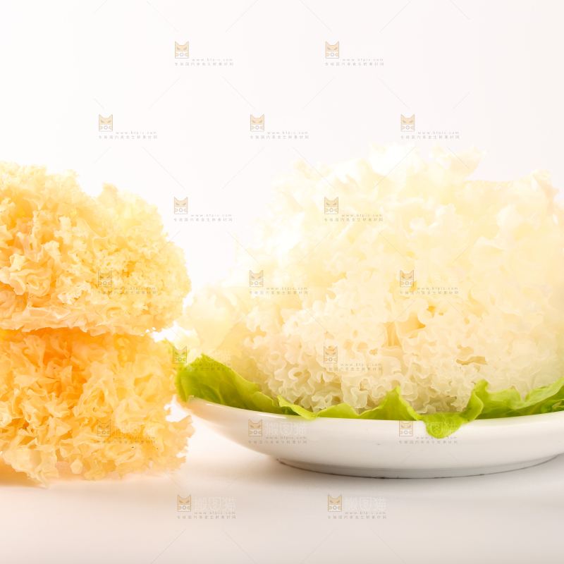 白底上放着古田银耳