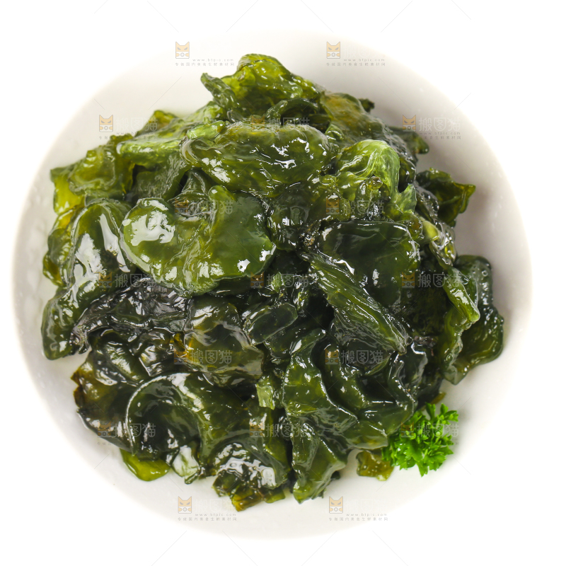 盘子里装着雷公菌