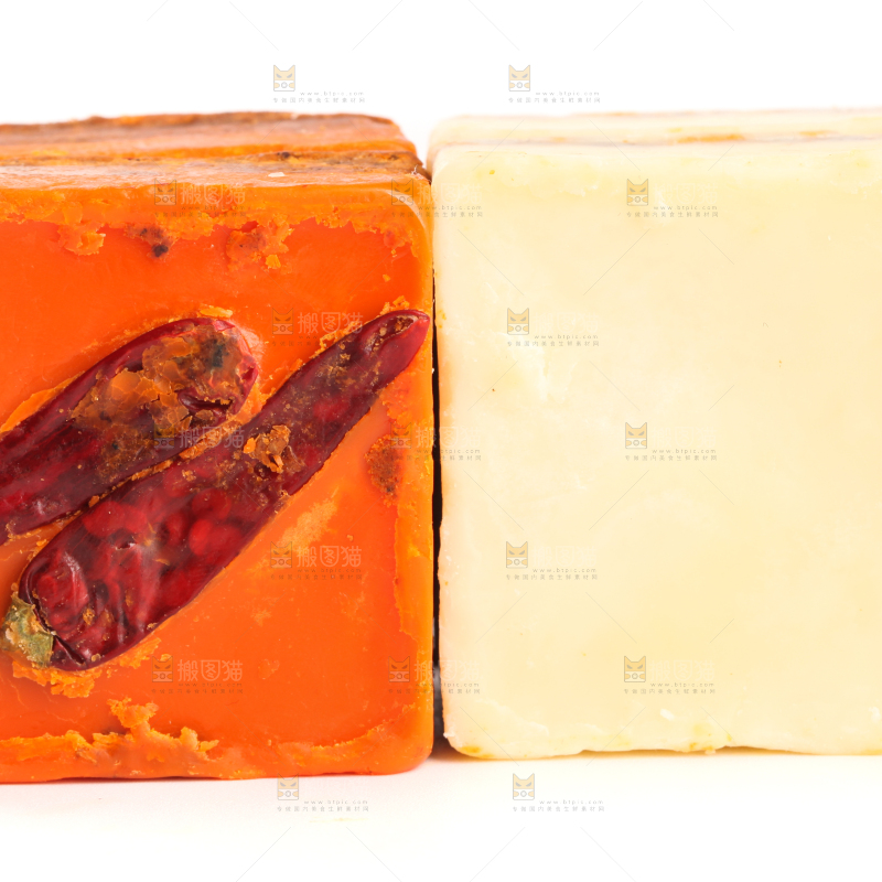 白底上的鸳鸯火锅料