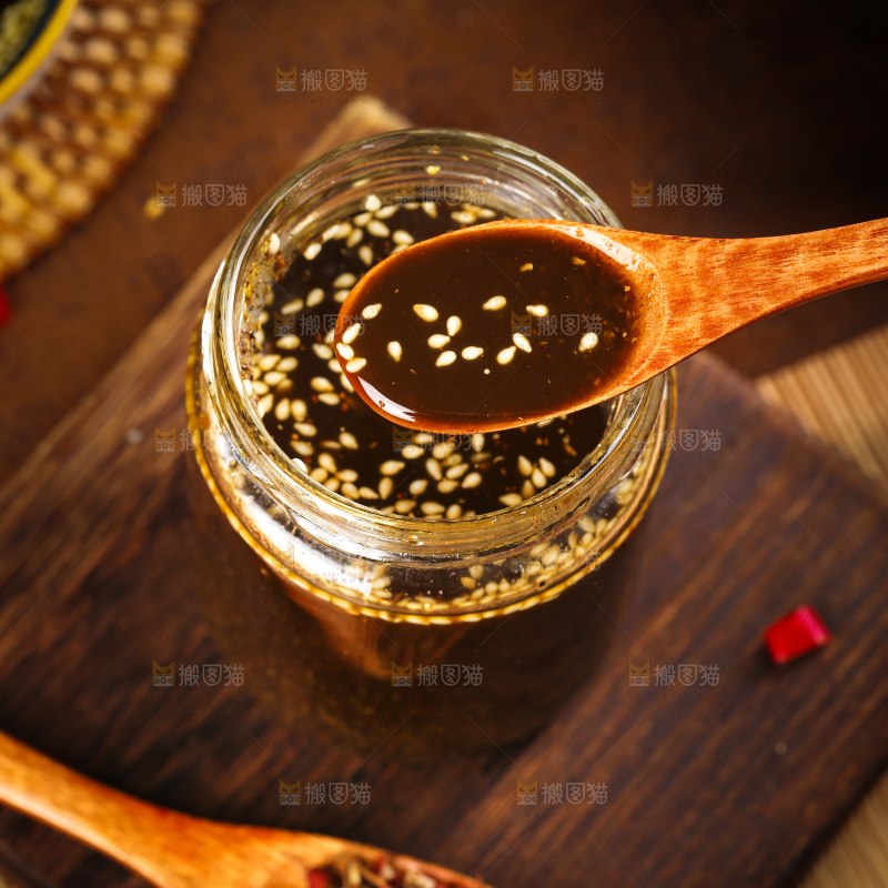 盘子里的麻花椒酱
