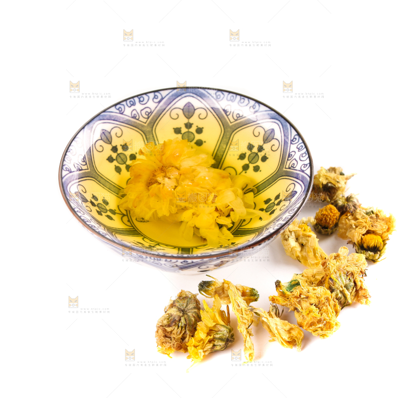 白底上的菊花茶