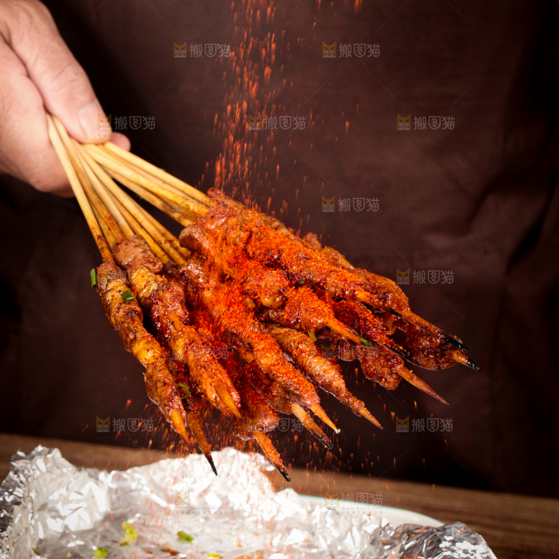 手拿烤串