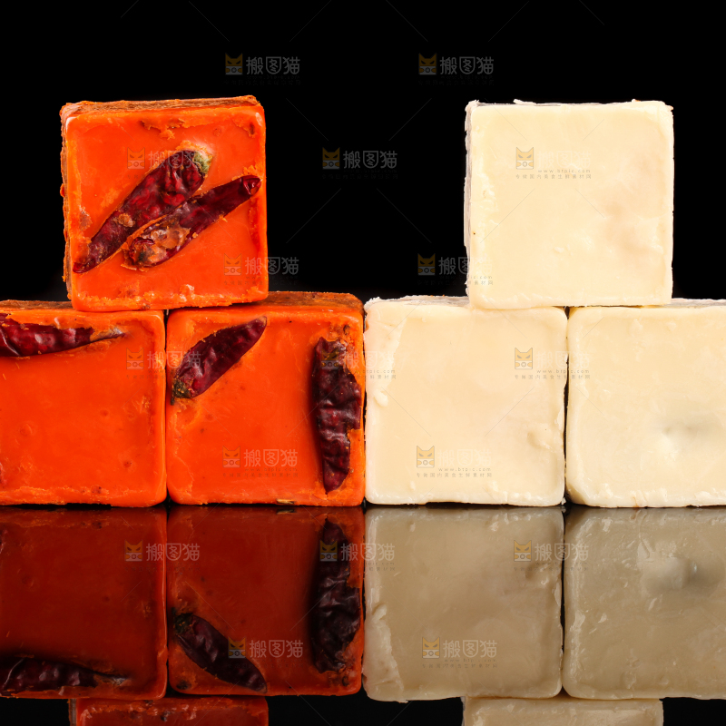 黑底上的鸳鸯火锅料