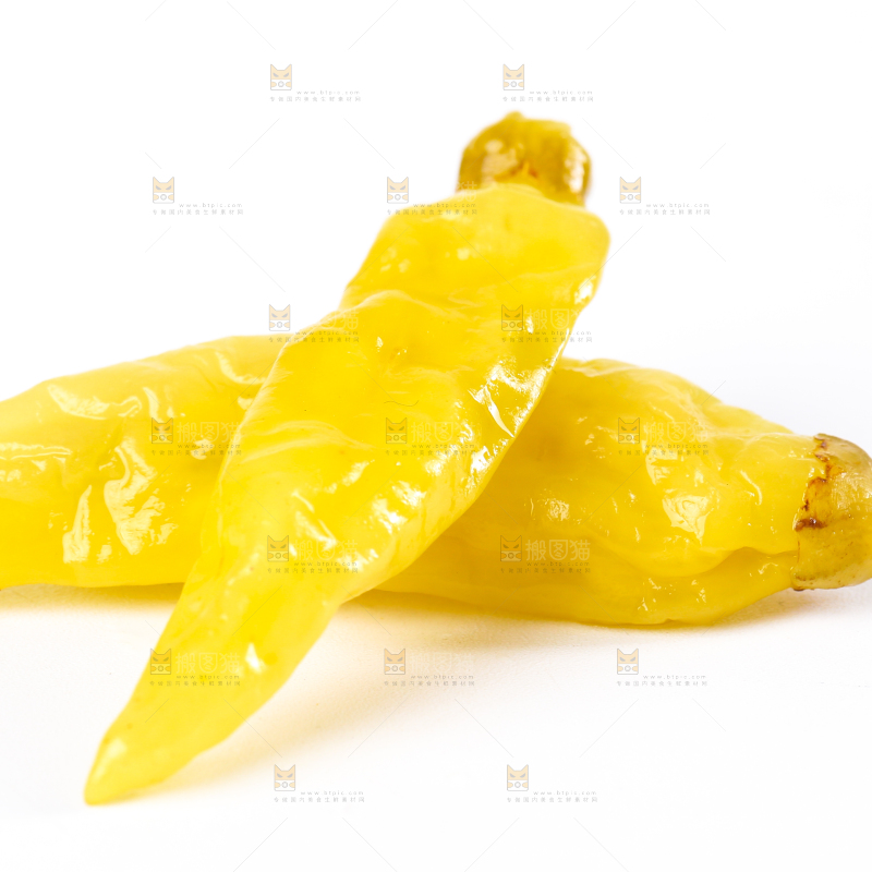 白底上的小米辣椒
