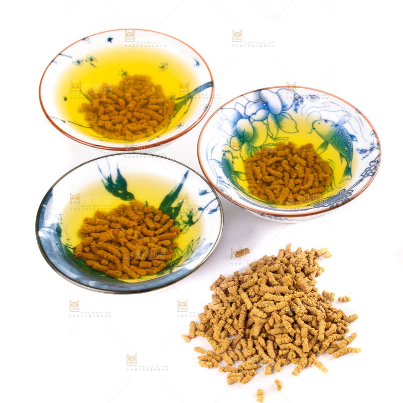 白底上的苦荞茶