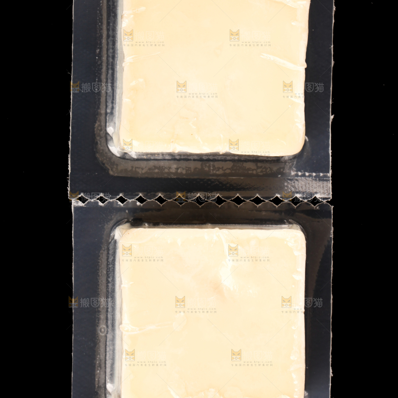 黑底上的清汤火锅料