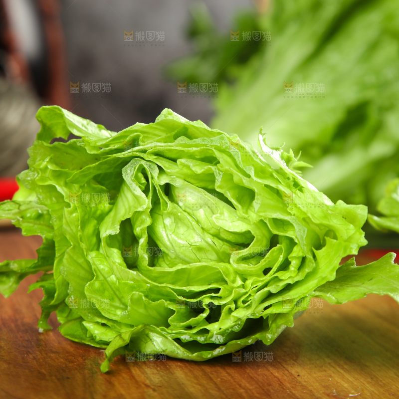 木底上的泰国玻璃生菜