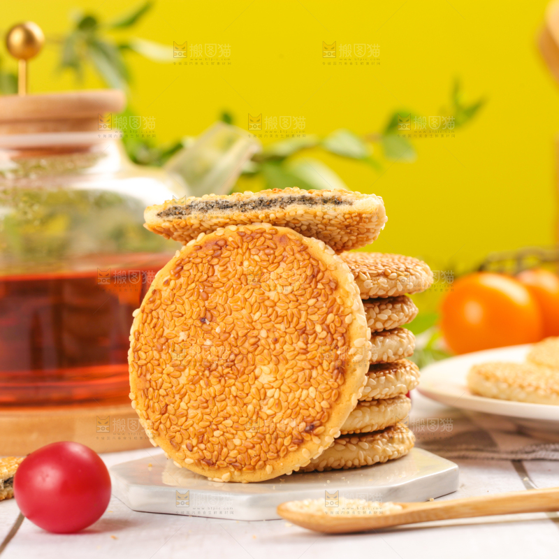 石板上放着芝麻馅饼