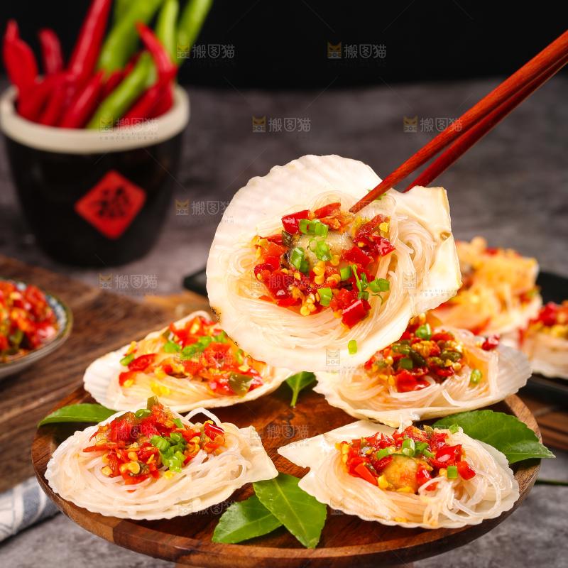 筷子夹着扇贝粉丝