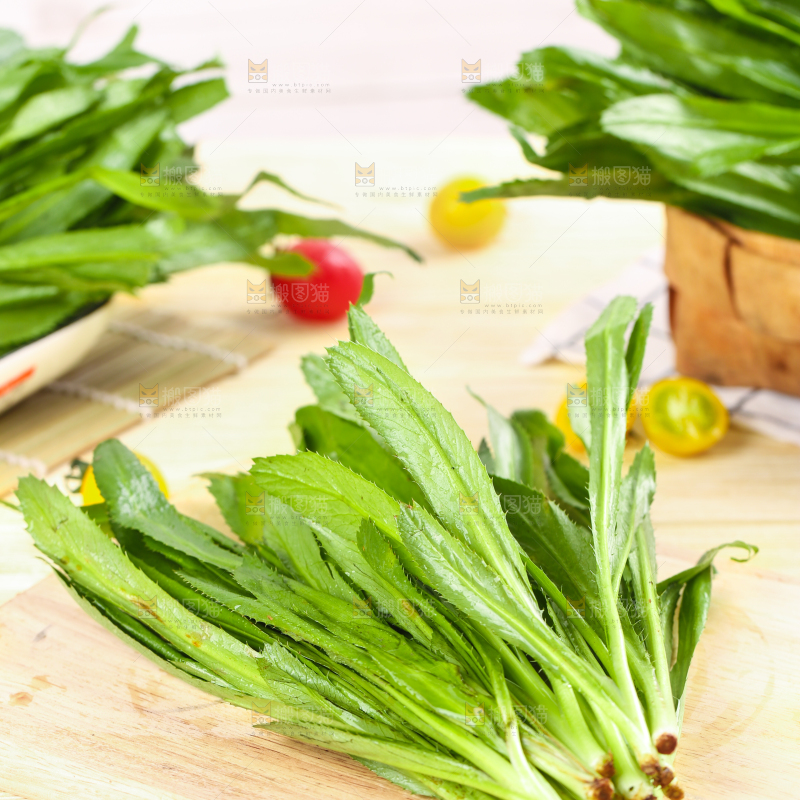 木底上的缅芫荽